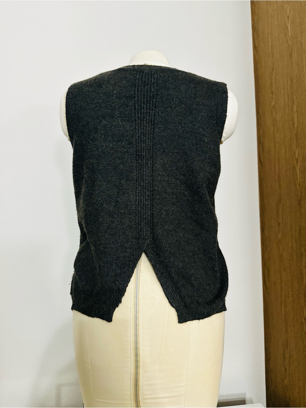 Cute Cat Pocket Pullover Sweater Vest M Dark Grey - Picture 3 of 9